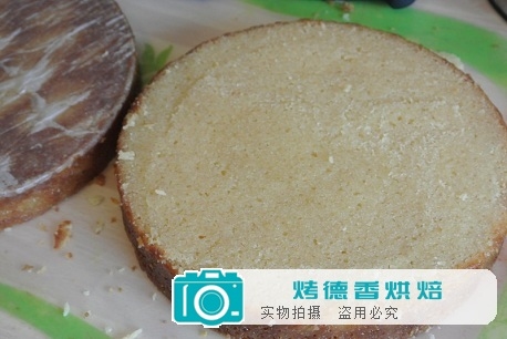 白巧克力草莓蛋糕的制作方法