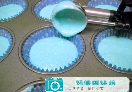 怎样制作渐变的纸杯蛋糕
