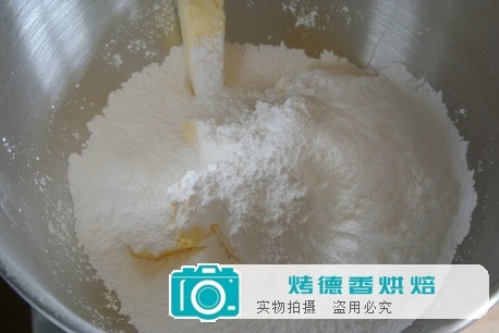 白巧克力草莓蛋糕的制作方法