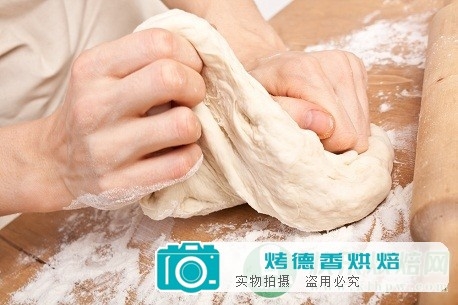 面包的面团怎么揉