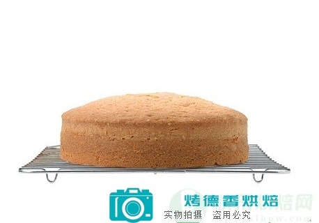 蛋糕冷却脱模学问大