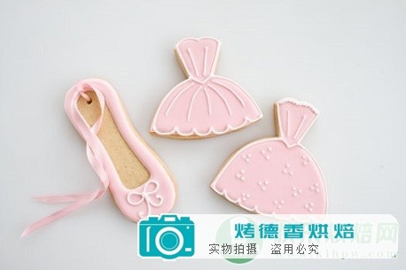 如何制作芭蕾舞短裙和鞋