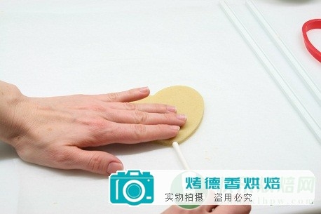 爱心曲奇棒棒糖的简易做法