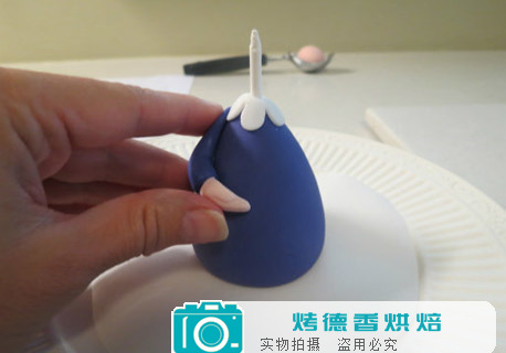 如何制作可爱小女巫蛋糕顶饰