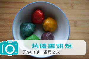 教你做出让心情瞬间灿烂的彩虹饼干