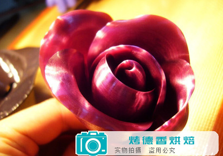 如何使用拉糖制作玫瑰花