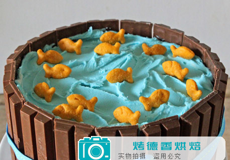 如何制作可爱小金鱼池塘蛋糕