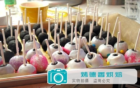 如何制作棒棒糖蛋糕