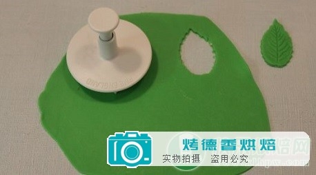 如何制作纸杯蛋糕鲜花盆栽