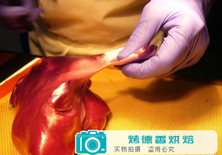 如何使用拉糖制作玫瑰花