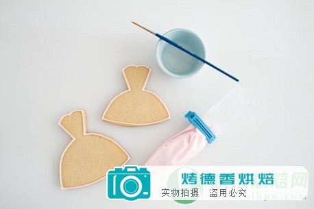 如何制作芭蕾舞短裙和鞋