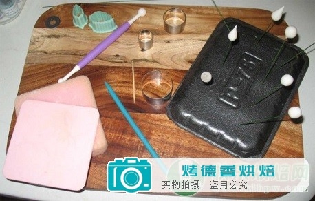 如何制作干佩斯或翻糖彩虹玫瑰