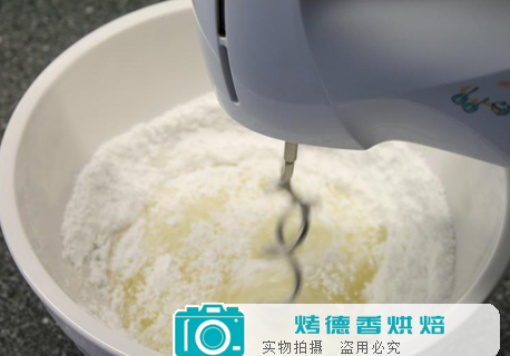 如何制作蛋白糖霜