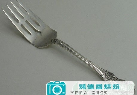 无需电动搅拌器打发鲜奶油的技巧