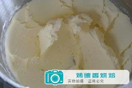 白巧克力草莓蛋糕的制作方法