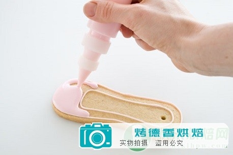 如何制作芭蕾舞短裙和鞋