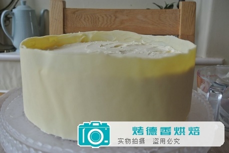 白巧克力草莓蛋糕的制作方法