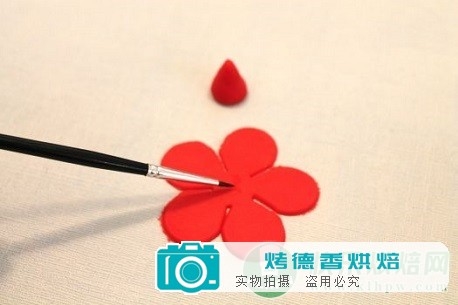 如何制作纸杯蛋糕鲜花盆栽