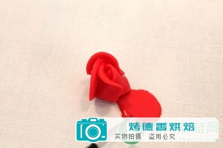 如何制作纸杯蛋糕鲜花盆栽