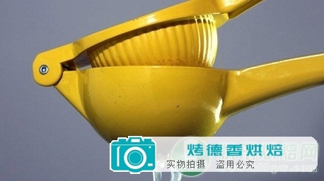 如何有效给柑橘类水果榨汁及利用