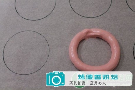 如何制作玫瑰蛋白甜饼