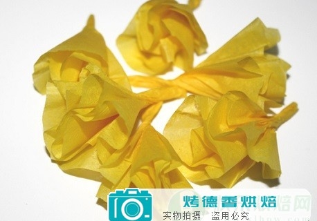 教你用棒棒糖蛋糕制作节日蛋糕