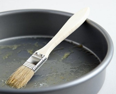 蛋糕烤盘的准备工作