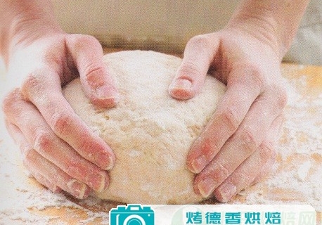 苏打黑面包的造型方法