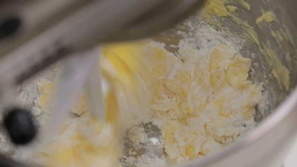 烘焙食谱初级：抱抱杏仁松鼠曲奇制作方法