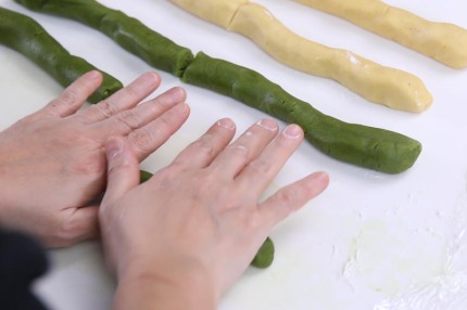 曲奇烘焙食谱:抹茶格子曲奇制作方法