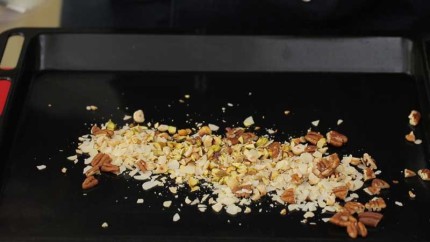 烘焙食谱初级：抱抱杏仁松鼠曲奇制作方法