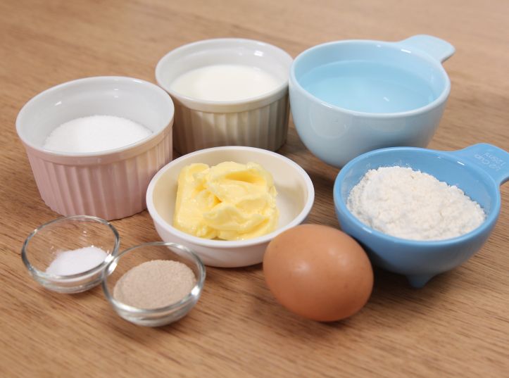 烘焙食谱-牛奶面包制作方法