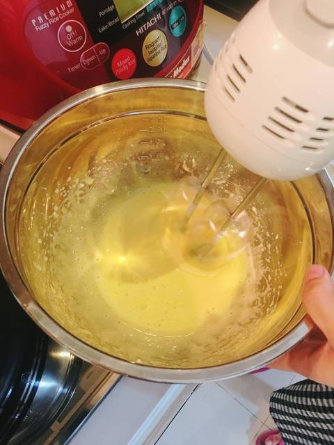 我是一只小黄鸭~嘎嘎嘎~小黄鸭蛋糕烘焙食谱