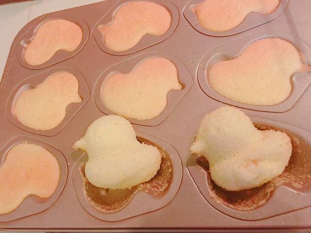 我是一只小黄鸭~嘎嘎嘎~小黄鸭蛋糕烘焙食谱