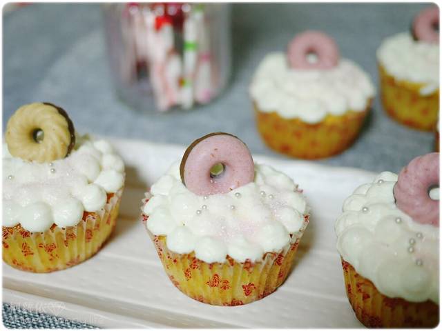 可以吃的“珠宝盒”-杯子蛋糕 可以吃的“珠宝盒”-杯子蛋糕