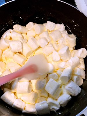 电烤箱烘焙食谱--网红雪花酥做法