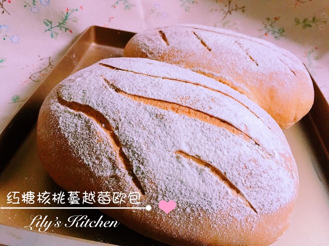 红糖核桃蔓越莓欧包制作方法