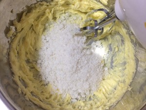 抱杏仁的呆萌小光头饼干制作方法