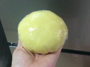 抱杏仁的呆萌小光头饼干制作方法