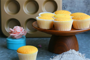 全蛋法打发原味海绵杯子蛋糕制作方法