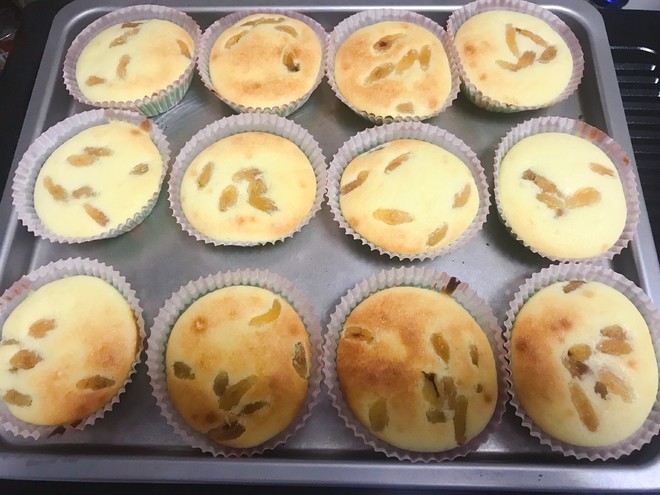 葡萄干黄油戚风纸杯制作方法