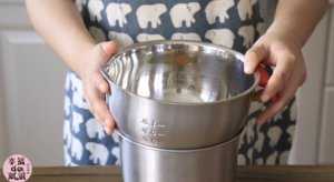 全蛋法打发原味海绵杯子蛋糕制作方法