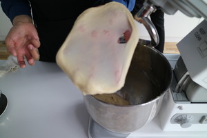 超软乳酪蜜蜜豆软欧包制作方法