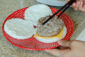 牛肉米汉堡 制作食谱