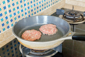 牛肉米汉堡 制作食谱