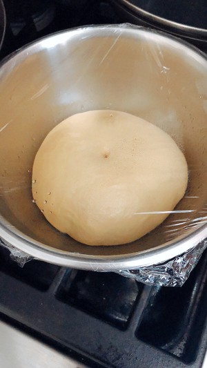 黑芝麻碧根果花朵面包 制作方法