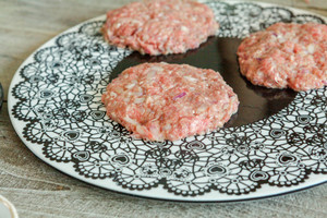 牛肉米汉堡 制作食谱