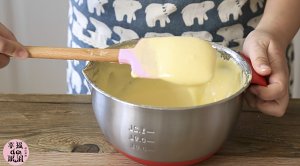 全蛋法打发原味海绵杯子蛋糕制作方法