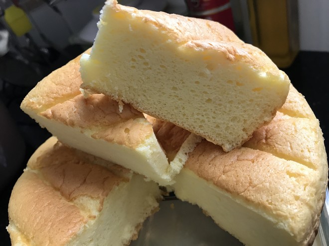 8寸椰子粉戚风蛋糕 制作方法