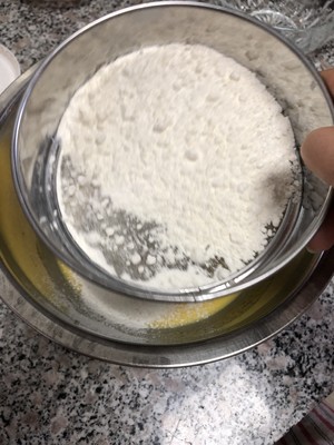 酸奶戚风蛋糕 制作方法